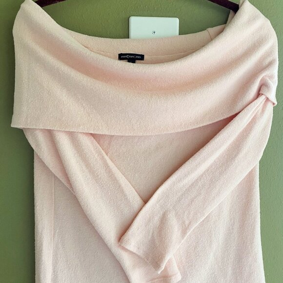 Creamy Pink Off Shoulder Sweater - Tag says Large but it fits more like a Medium - Picture 1 of 1